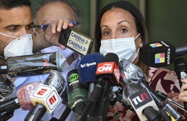 El viernes peritarán cuatro celulares de los dos médicos de Maradona