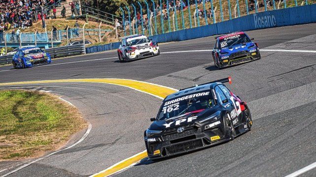 Con el Toyota el piloto de Crespo sigue en la lucha directa por las primeras posiciones del torneo.