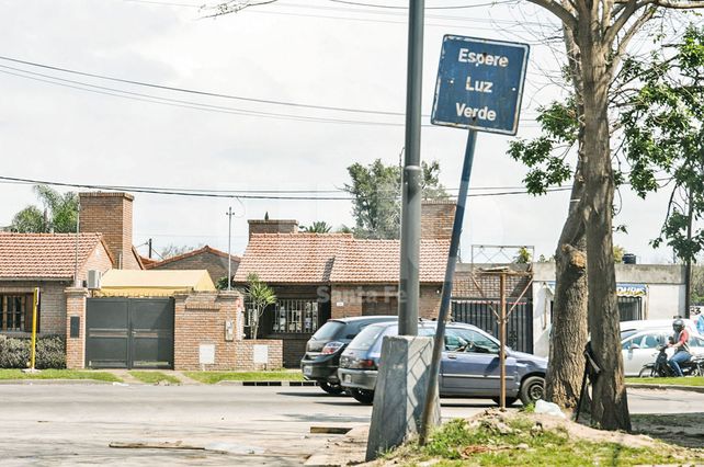 Precaución. En el lugar no bastan los semáforos