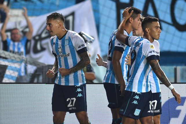 Racing goleó de local ante el Bicho.