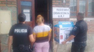 La mujer detenida y el electrodoméstico recuperado