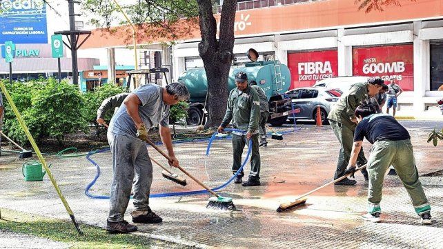 Tras las quejas de vecinos de la plazoleta Fragata Sarmiento habrá una placera que mantendrá el espacio verde