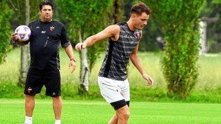 Saralegui mete cuatro cambios en Colón para ir por la recuperación ante Godoy Cruz