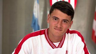 Unión aseguró a Mateo Raschia: firmó su primer contrato profesional