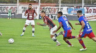Arnaldo González tuvo una chance clara para Patronato en el primer tiempo.