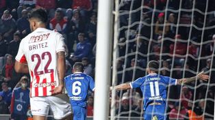 Unión sufrió el karma de jugar en el 15 de Abril