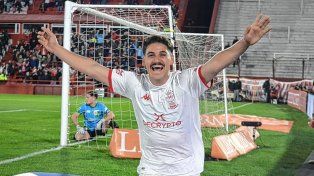 Matías Cóccaro abrió el camino de la victoria de Huracán.&nbsp;