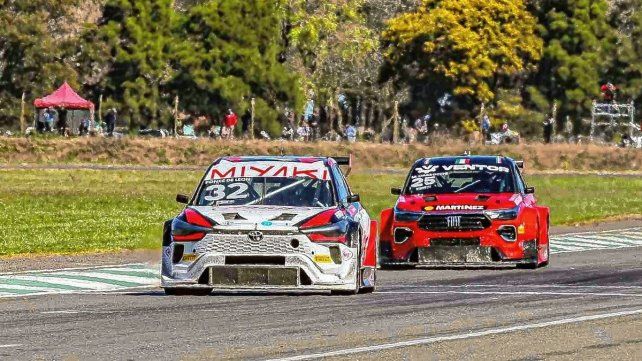 Gabriel Ponce de León ganó otra vez de local y se prende en el campeonato del TC2000.