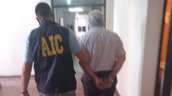 La detención de Hernán Agú, abogado, productor ganadero, ex diputado provincial por la UCR y referente del Frente Progresista Cívico y Social (FPCyS) en el departamento Vera. La detención de Hernán Agú, abogado, productor ganadero, ex diputado provincial por la UCR y referente del Frente Progresista Cívico y Social (FPCyS) en el departamento Vera.