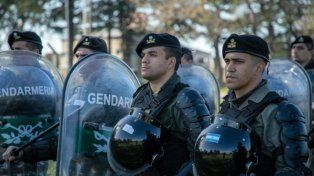 El gobierno destacó el rol de las fuerzas de seguridad: Ellos son los buenos y los que se tapan la cara son los malos