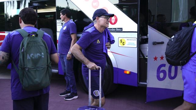 Ariel Holan trajo en las valijas para el once del debut de Rosario Central ante Godoy Cruz.