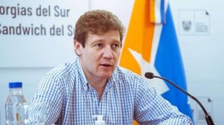 El gobernador de Tierra del Fuego criticó la baja de impuestos a la importación de celulares: Es un golpe muy duro para nuestra industria