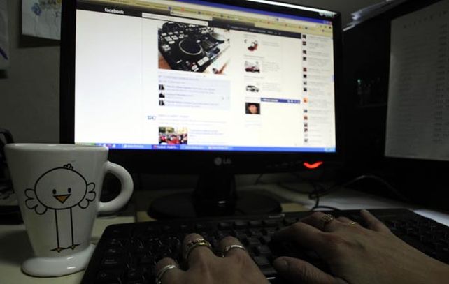 Tiene 14 años y se fugó con un ciberamigo de 24 que había conocido por Facebook