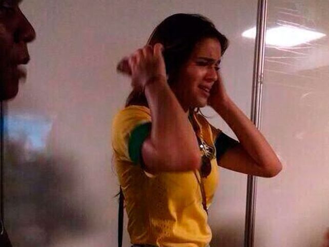 El llanto de Bruna Marquezine tras la lesión que marginó a Neymar del Mundial