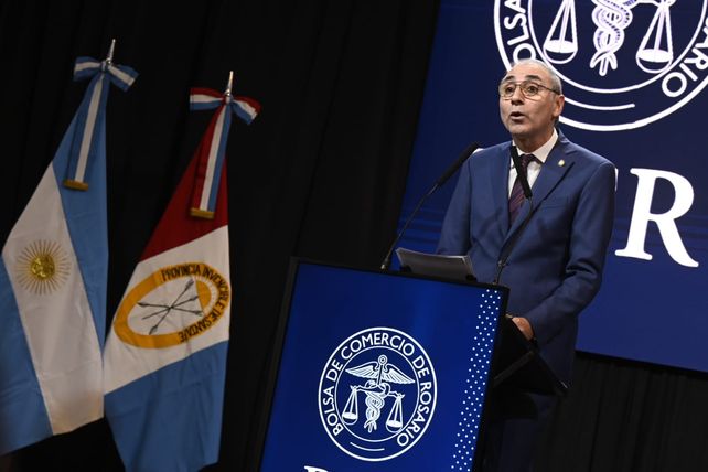 El presidente de la Bolsa, Miguel Simioni en el discurso previo a que hable Javier Milei