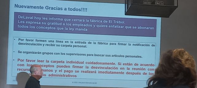 Los empresarios comunicaron la decisión a través de una proyección e indicaron en una sola gráfica el mecanismo de desvinculación.