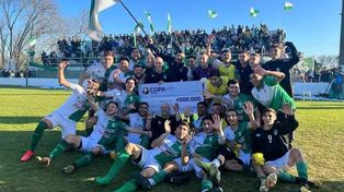 Studebaker goleó 3-0 a Central Córdoba por los 8º de final y sumó un cheque de 500.000 pesos.