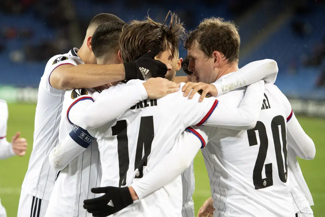 El Sion de Suiza decidi&oacute; rescindirles el contrato a nueve jugadores a causa del coronavirus.