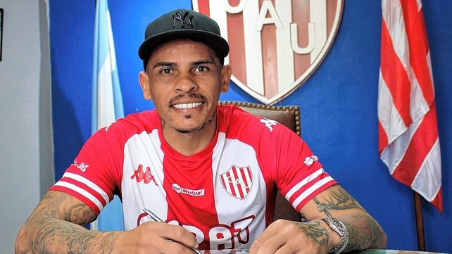 Jonatan Álvez firmó en las últimas horas su contrato con Unión y ya tuvo minutos de fútbol.&nbsp;