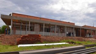 Obra. Se levanta en calle Báez, entre Selva de Montiel y José María Paz.
