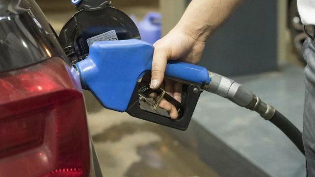 Los combustibles no podrán subir más de 4 por ciento por mes hasta marzo