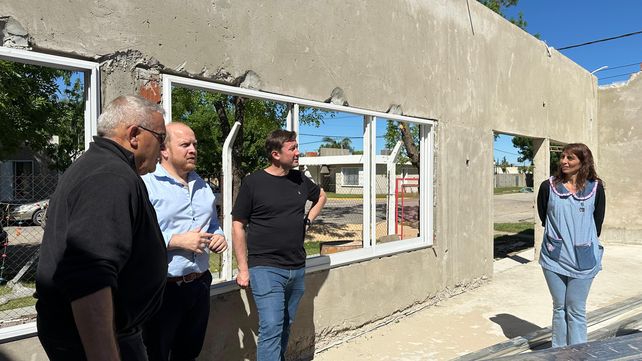Entrega de aportes a instituciones del departamento San Martín y supervisión de obras en escuelas