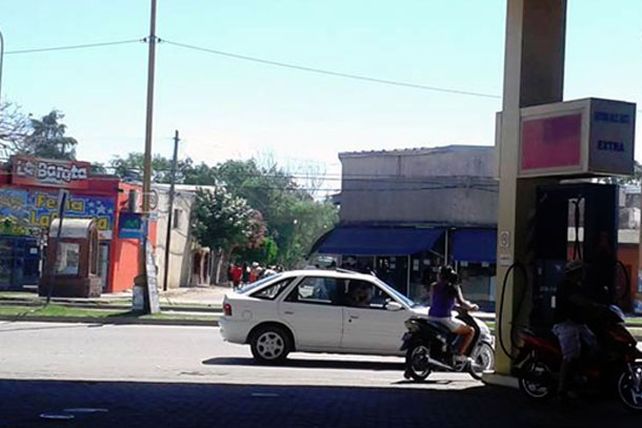 Hubo robos y destrozos en varios comercios de la ciudad