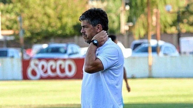 Un DT menos en la zona de Colón: De La Riva dejó CADU