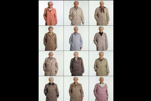 Dos fotógrafos tomaron imágenes durante 20 años para demostrar que todos se visten igual.