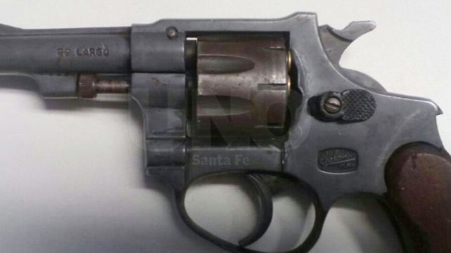 El arma secuestrada al delincuente que casi fue linchado por los vecinos del lugar