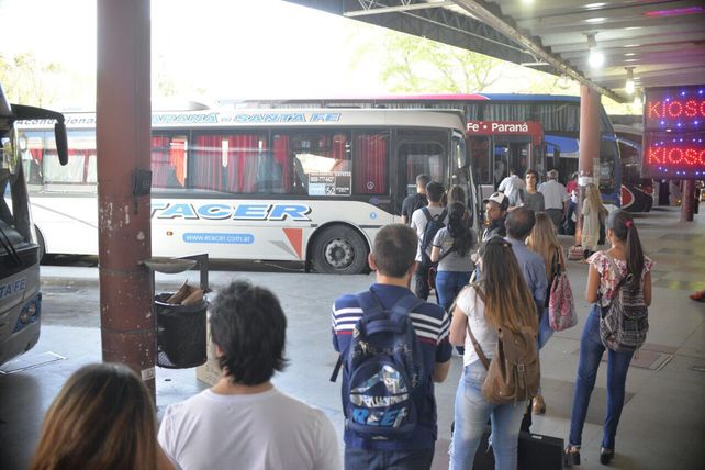 Colectivos a Santa Fe: Defensores del Pueblo piden una reunión con Dietrich