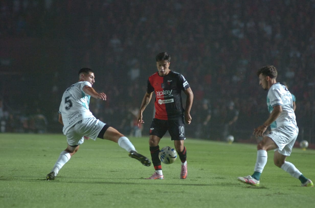 El parate del fútbol argentino le dio aire a Colón en medio de las lesiones de Lago, Godoy y Marciori