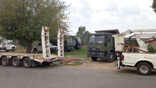 Máquinas viales del Ejército ya abren calles en Tío Rolo
