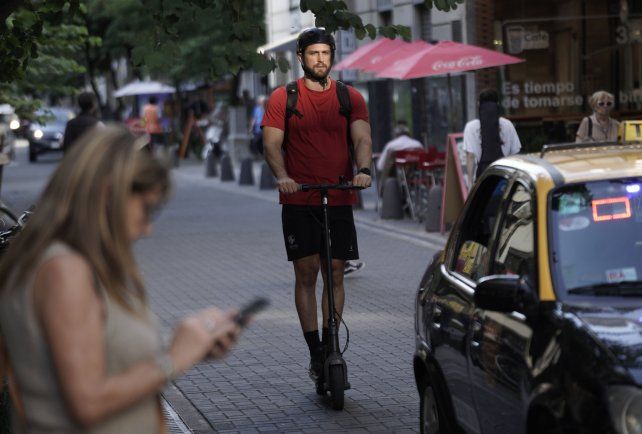 Los usuarios de vehículos como bicicletas y monopatines suelen buscar cobertura contra robo. Los usuarios de vehículos como bicicletas y monopatines suelen buscar cobertura contra robo.