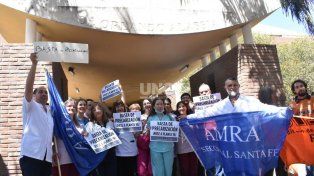 Abrazo simbólico hospital Orlando Alassia 