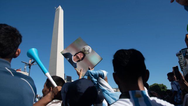 La Selección Argentina festeja el título ante una multitud