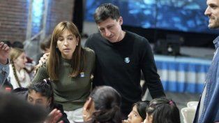 Vecinos de distintos barrios se reunieron en una tallarinada patria en el salón de actos del colegio Don Bosco
