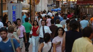 Más de la mitad de la fuerza laboral tiene menos de 40 años