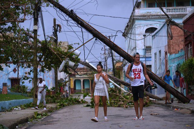 Santiago de Cuba fue golpeada por una violenta tormenta.