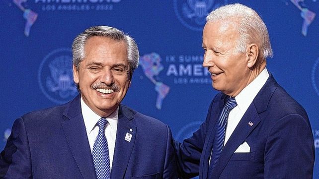 Alberto Fernández y Joe Biden se dieron un cálido saludo
