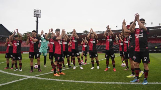 El clásico de reserva entre Newells y Central fue suspendido