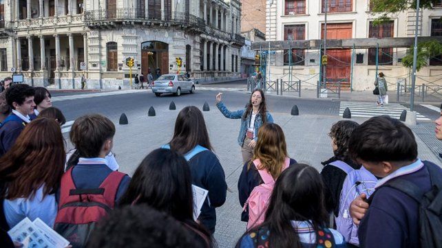 El recorrido por el casco histórico de Paraná es parte de la agenda de actividades.