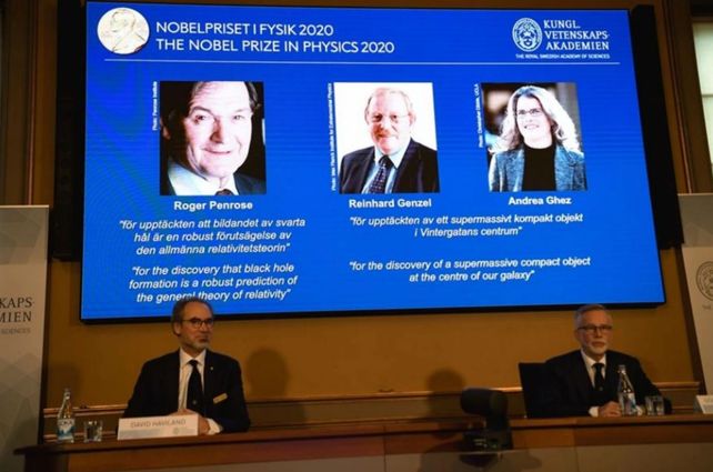 Roger Penrose, Reinhard Genzel y Andrea Ghez ganan el Nobel de Física por sus estudios sobre los agujeros negros