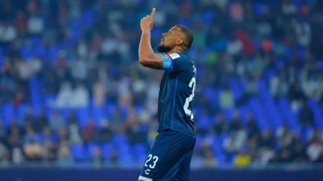 El ex-River Salomón Rondón marcó el tercer gol de los Tuzos ante Botafogo.
