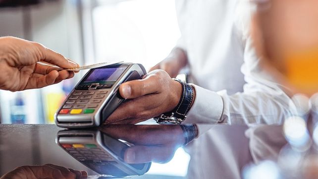 Skimming: la clonación de tarjetas de crédito que se sigue produciendo en algunos países de Latinoamérica que aún no incorporaron el chip. Skimming: la clonación de tarjetas de crédito que se sigue produciendo en algunos países de Latinoamérica que aún no incorporaron el chip.