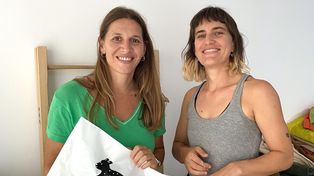 Melisa Benevides y Lia Vites idearon su propia marca de ropa tras trabajar unos años en la industria textil.