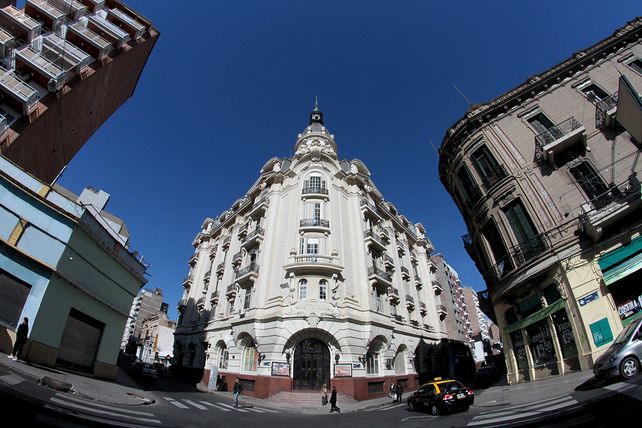 El tradicional edificio de Ciudad Cultural Lavardén.