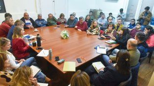 Representantes de los gremios que integran el Frente Intersindical en Defensa de la Caja de Jubilaciones hicieron planteos a diputados del Más Para Entre Ríos