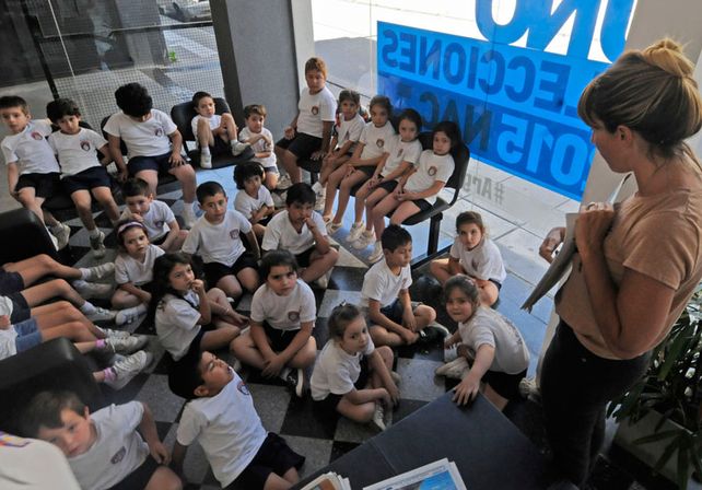 Alumnos del Jardín San Pablo visitaron la redacción del UNO