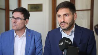 Maximiliano Pullaro y&nbsp; José Goity, ministro de Educación.&nbsp;